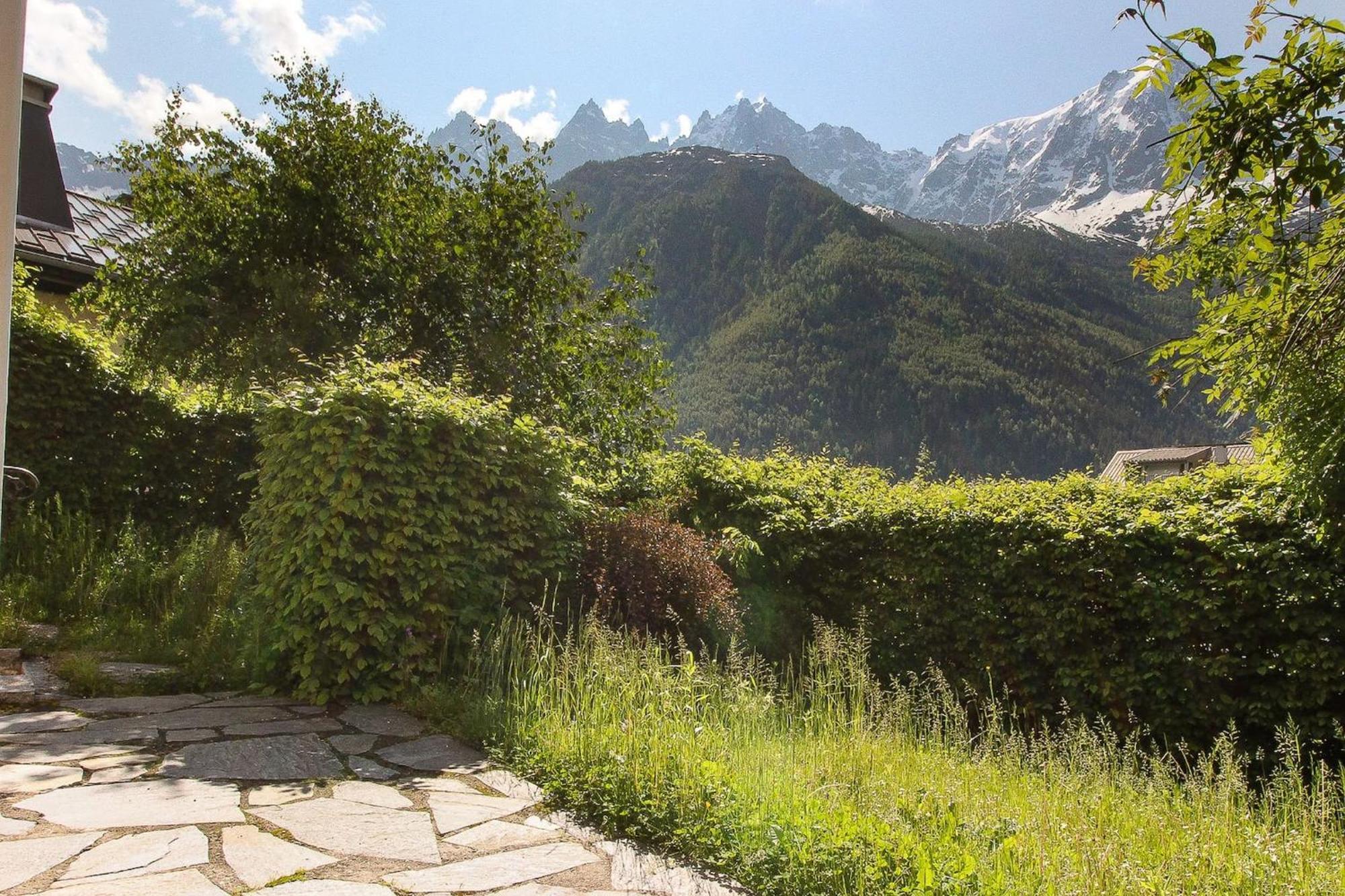 Appartamento Les Alpins - Centre De Chamonix - Renove Avec Jardin Et Vue Imprenable Sur Le Montblanc Esterno foto