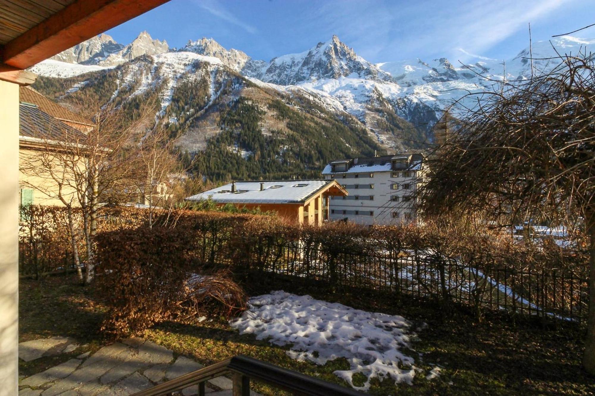 Appartamento Les Alpins - Centre De Chamonix - Renove Avec Jardin Et Vue Imprenable Sur Le Montblanc Esterno foto